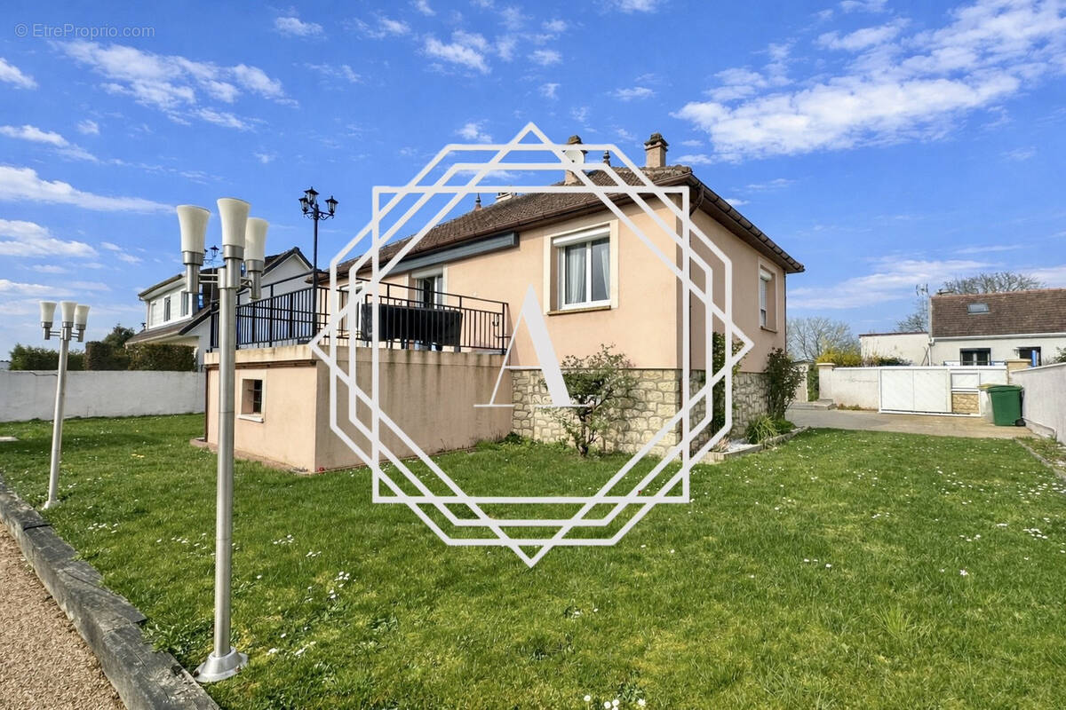 Maison à MERU