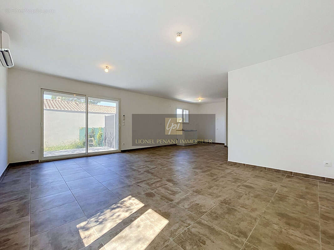Entraigues villa t4 90m² terrasse garage terrain 220m² - photo 4
