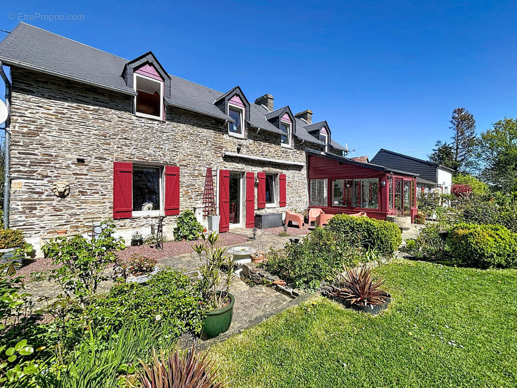 Maison à SALLEN