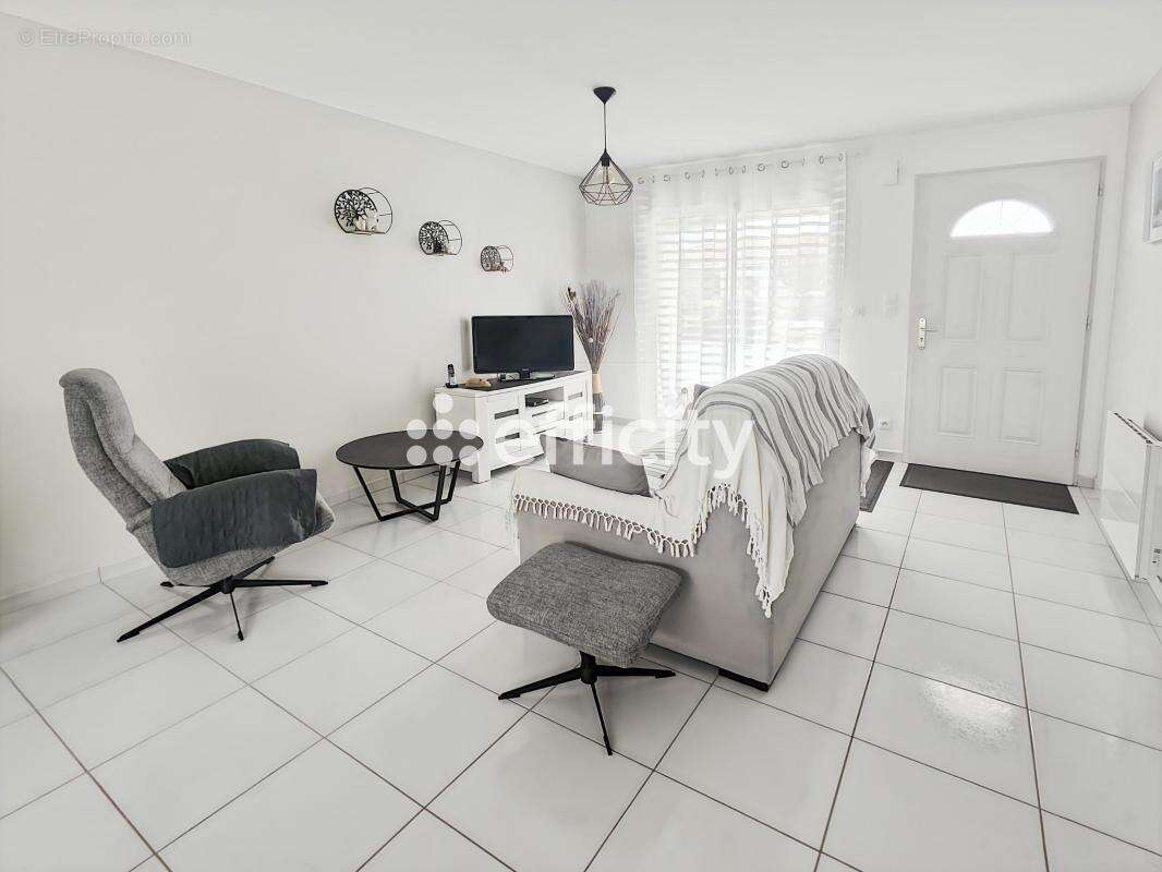 Maison 83 m² à Landevieille  - photo 6