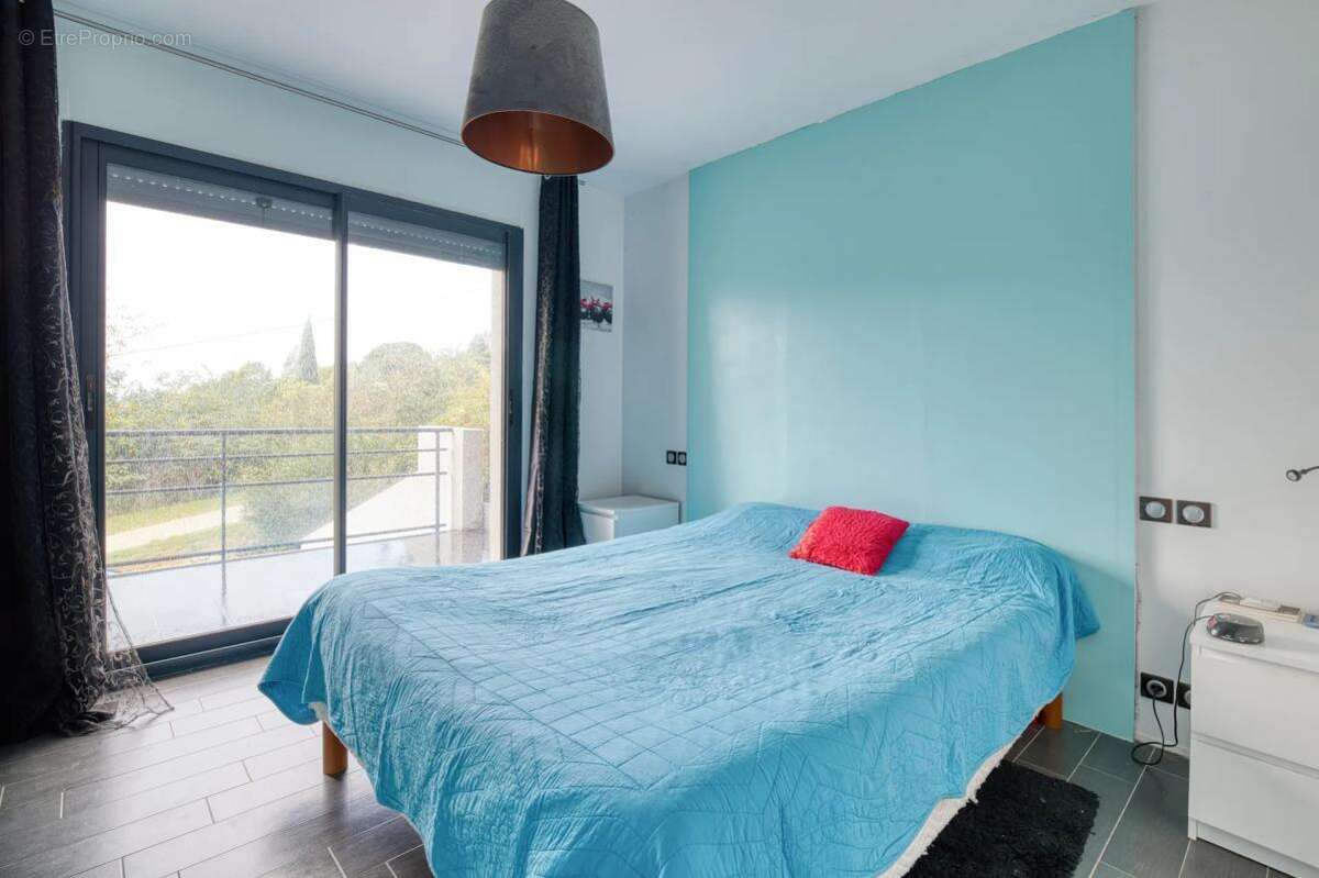 Maison à LACROIX-FALGARDE