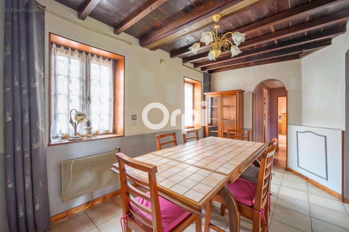 Maison à PERONNE-EN-MELANTOIS