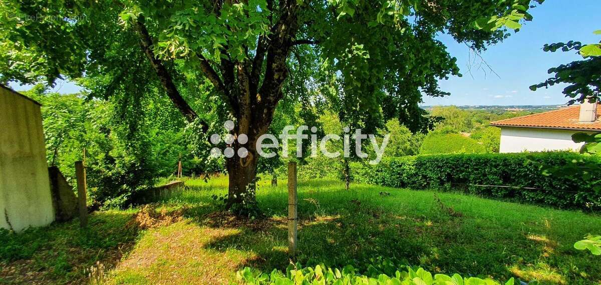 Maison à SAINT-YRIEIX-SUR-CHARENTE