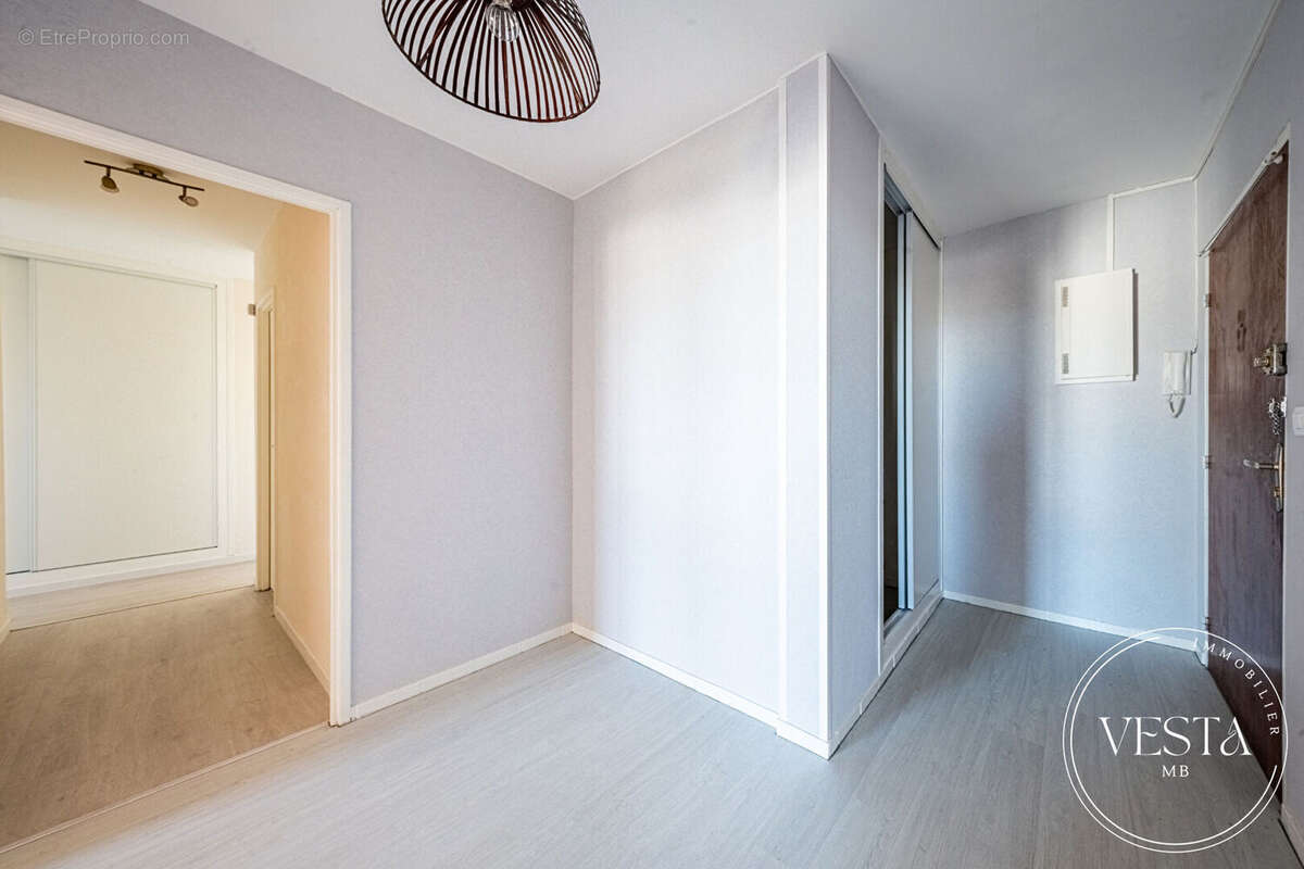 Appartement à CHENOVE