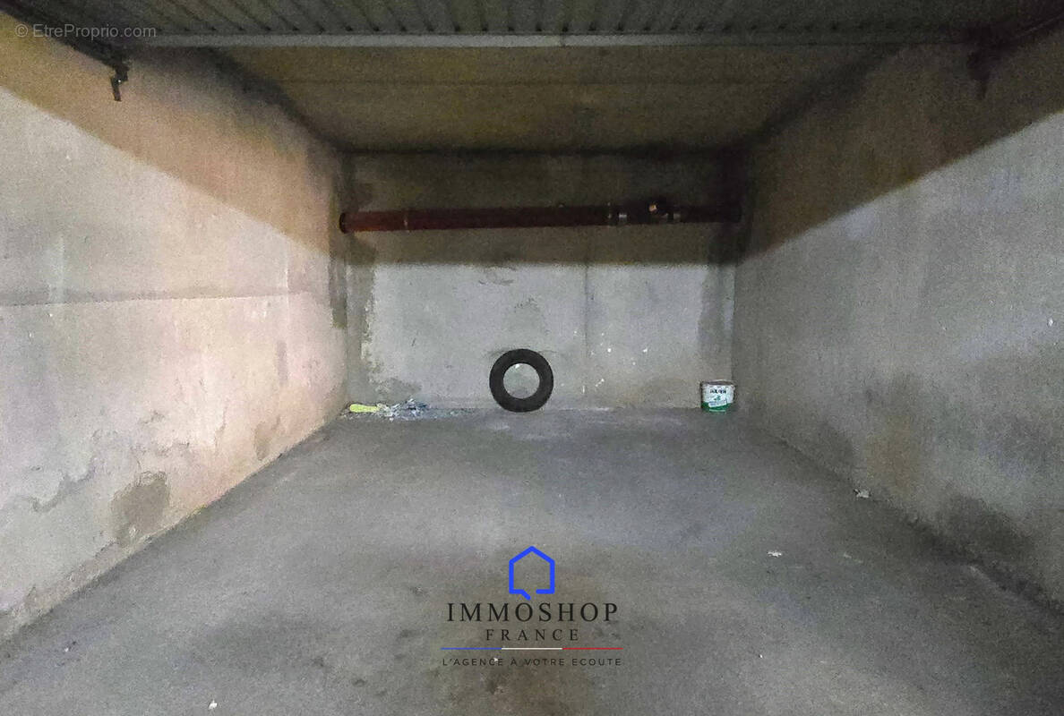 Parking à MARSEILLE-4E