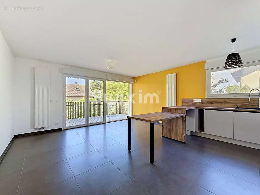 Appartement à CHENS-SUR-LEMAN
