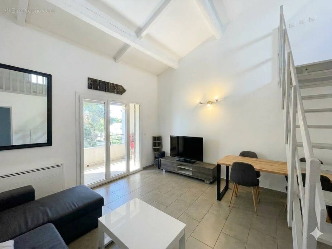 Appartement à SAINT-CYR-SUR-MER