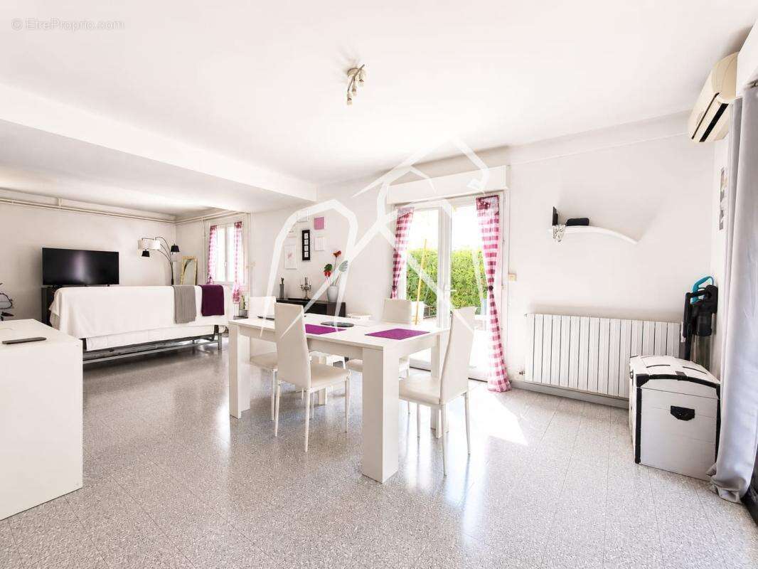 Villa 170m²  piscine  6 chambres  appartement independant sur 500m² de terrain - photo 4