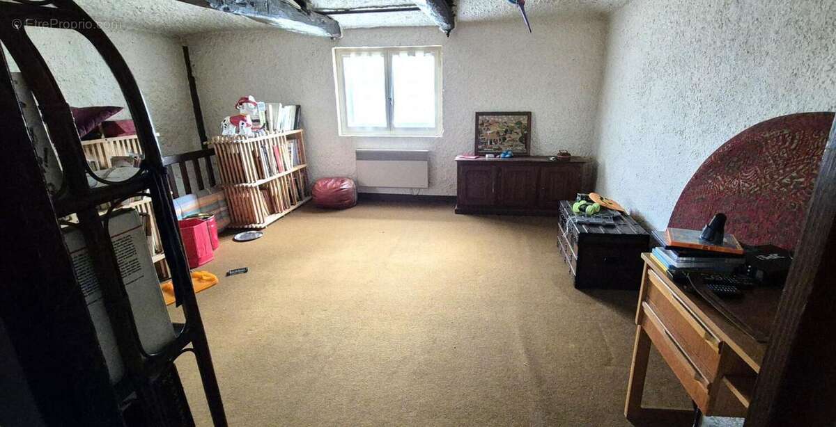 Maison à GIFFAUMONT-CHAMPAUBERT