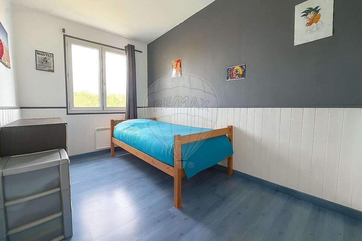 Maison à MONTREUIL-AUX-LIONS