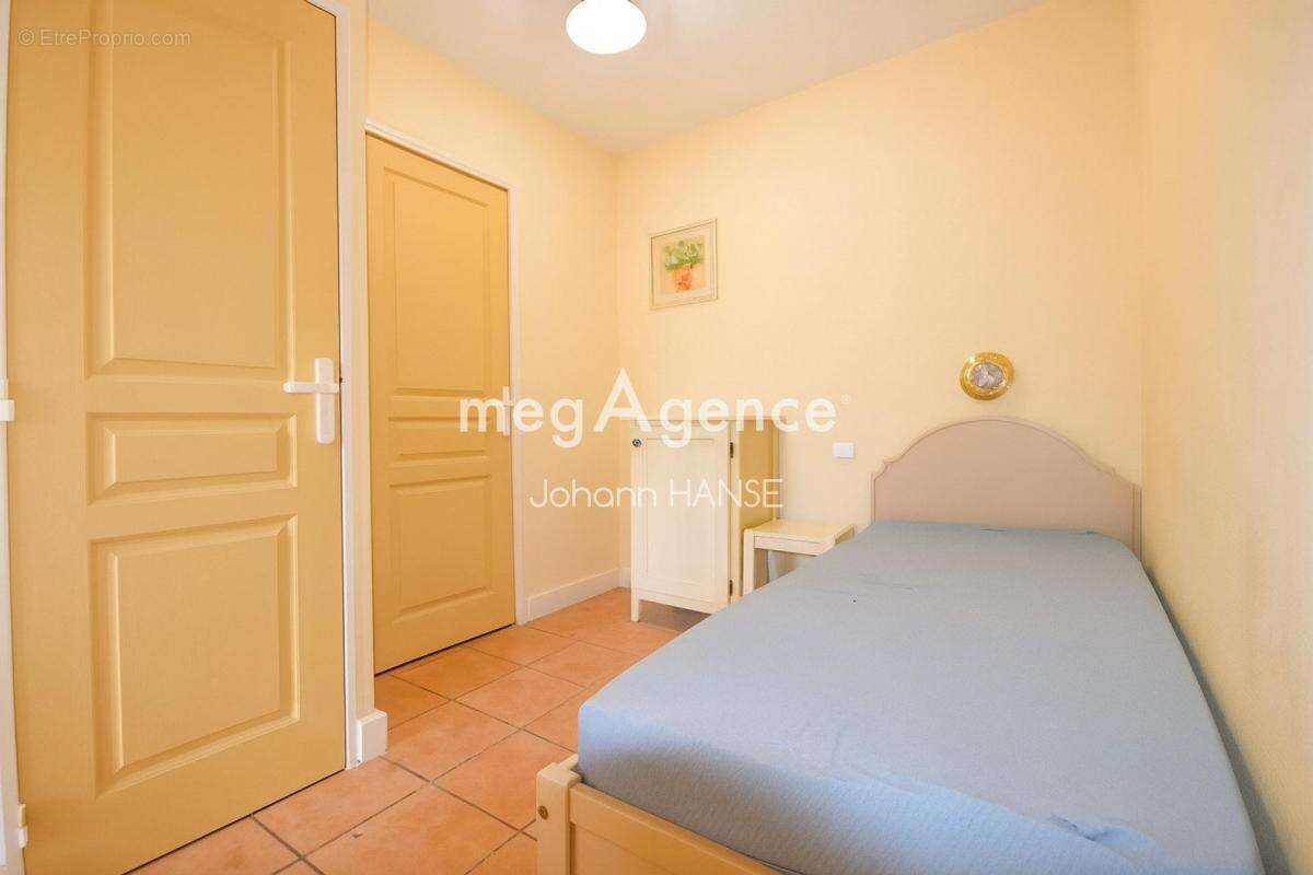 Appartement à ROQUEBRUNE-SUR-ARGENS