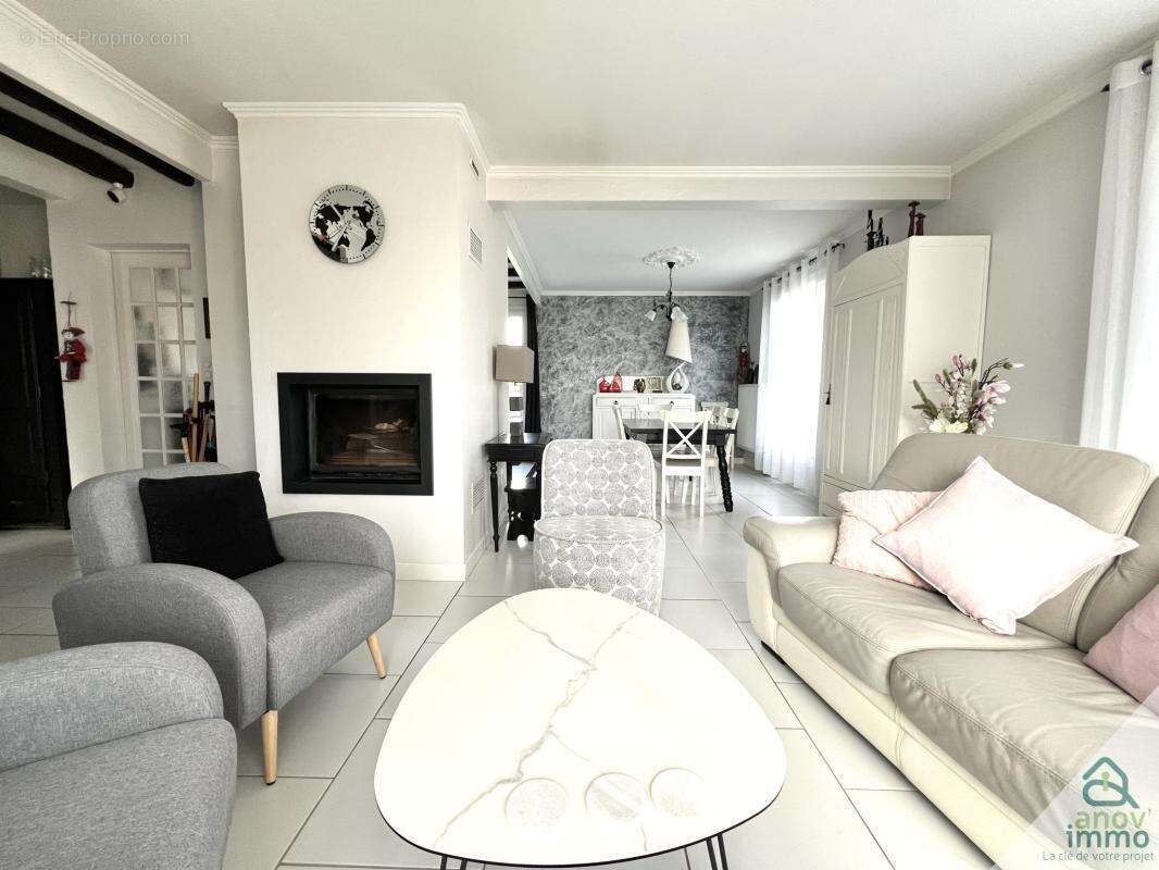 Maison à SAINT-JULIEN-L&#039;ARS