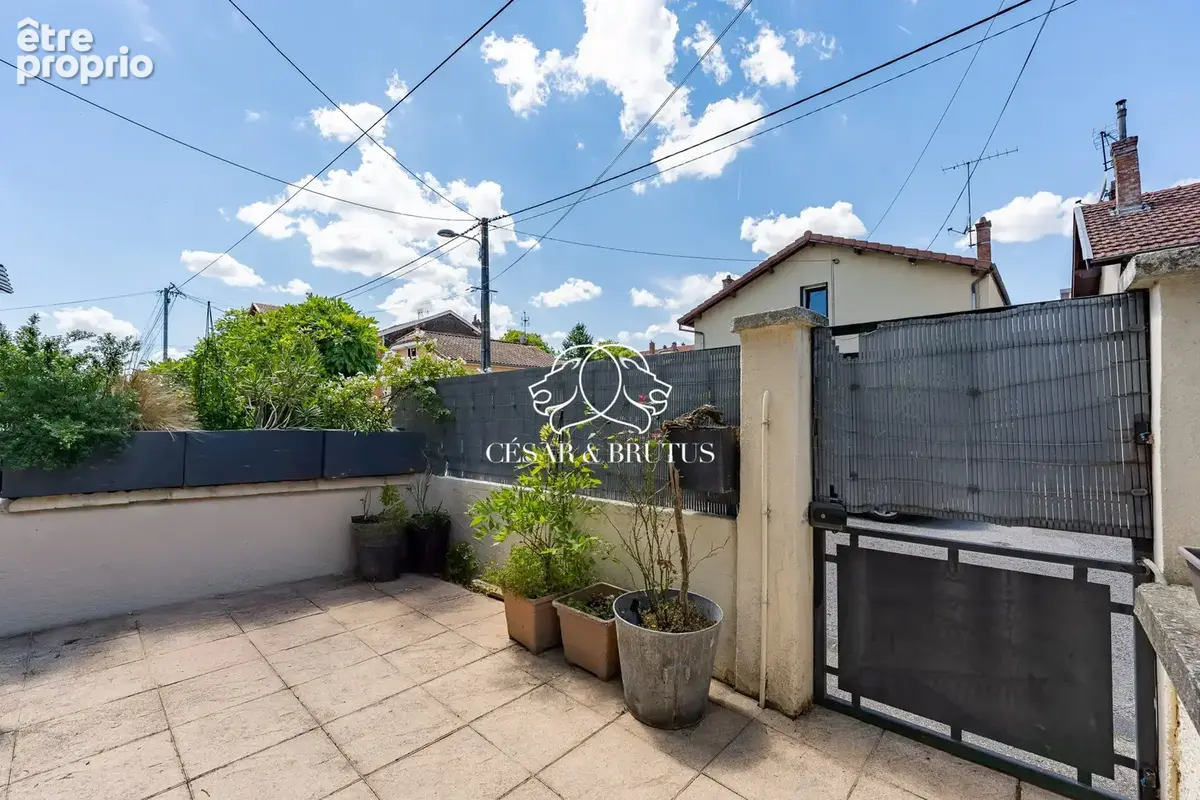 Maison 107 m² à Villeurbanne  - photo 4