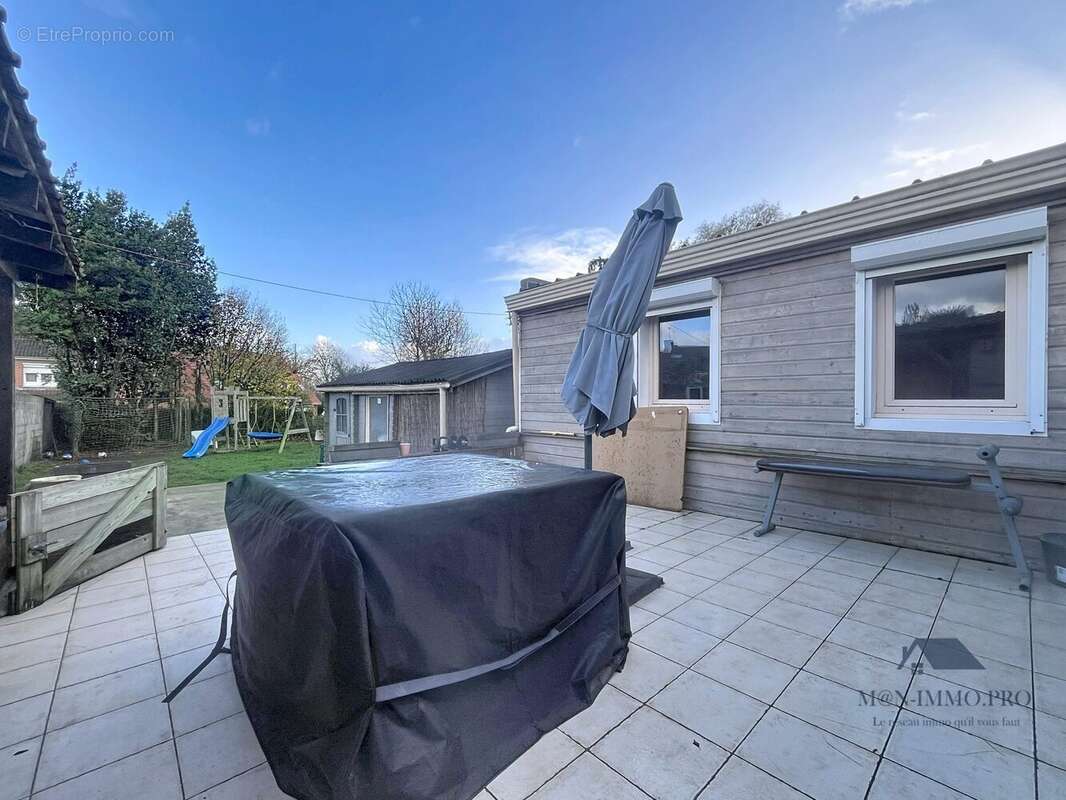 Maison à HAZEBROUCK