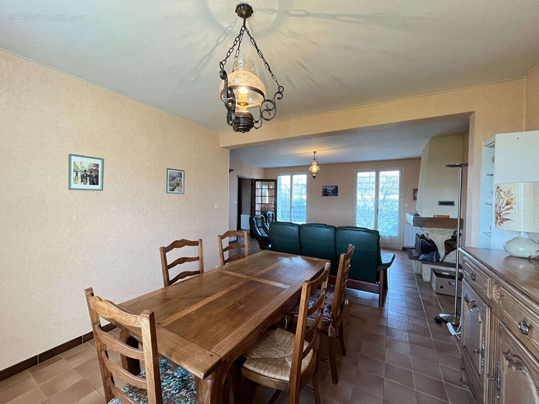 Maison à LUCENAY-LES-AIX