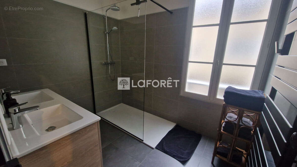 Appartement à SALINS-LES-BAINS