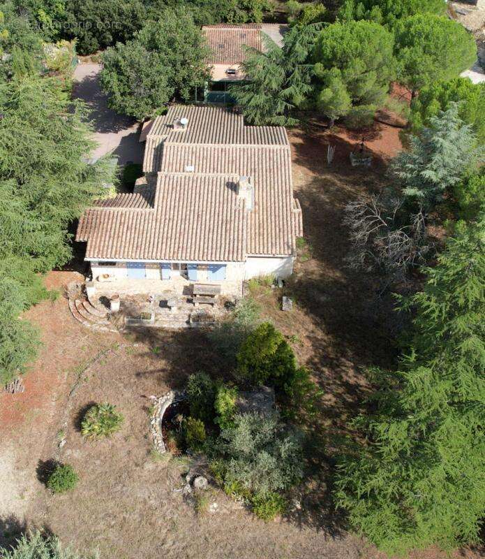Maison à GORDES