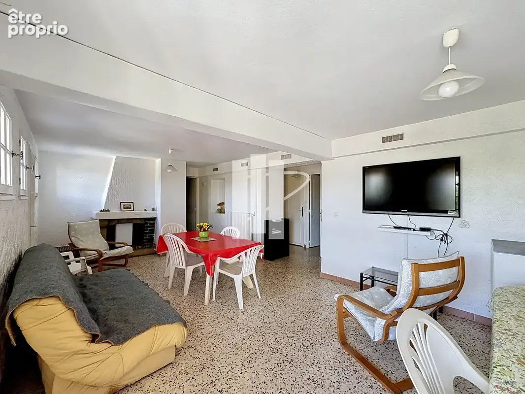 villa de 250m2 divisée en 2 appartements avec piscine. - photo 13