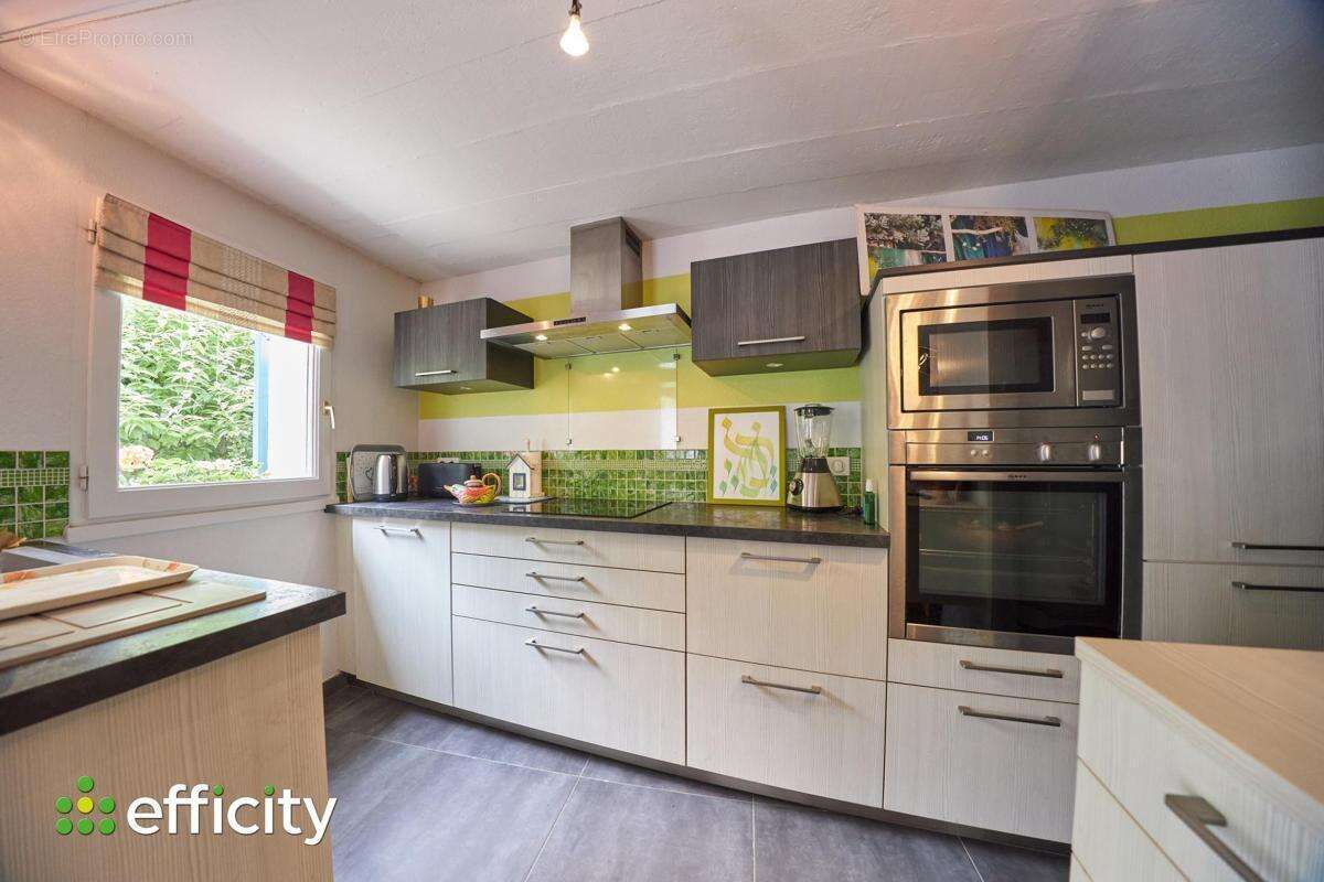 Maison 108 m² à Gennes  - photo 4