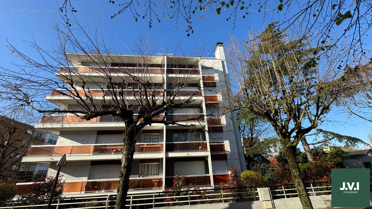 Appartement à ENGHIEN-LES-BAINS