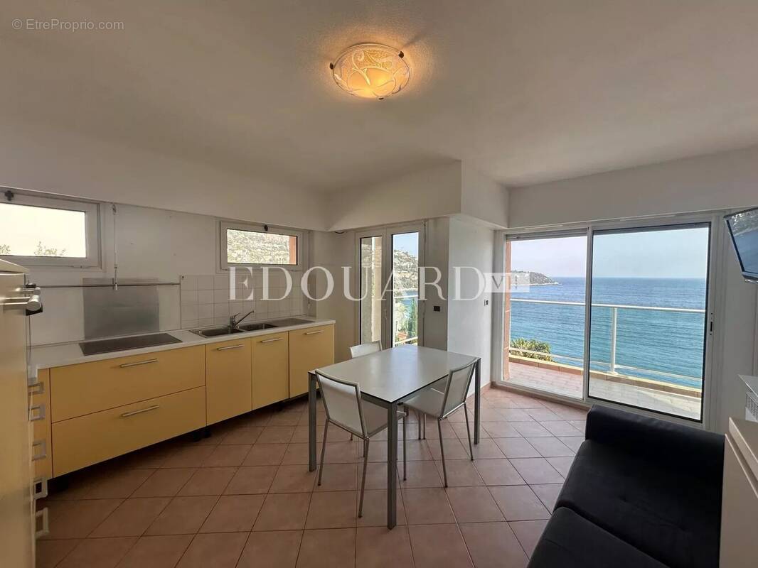 Appartement à ROQUEBRUNE-CAP-MARTIN