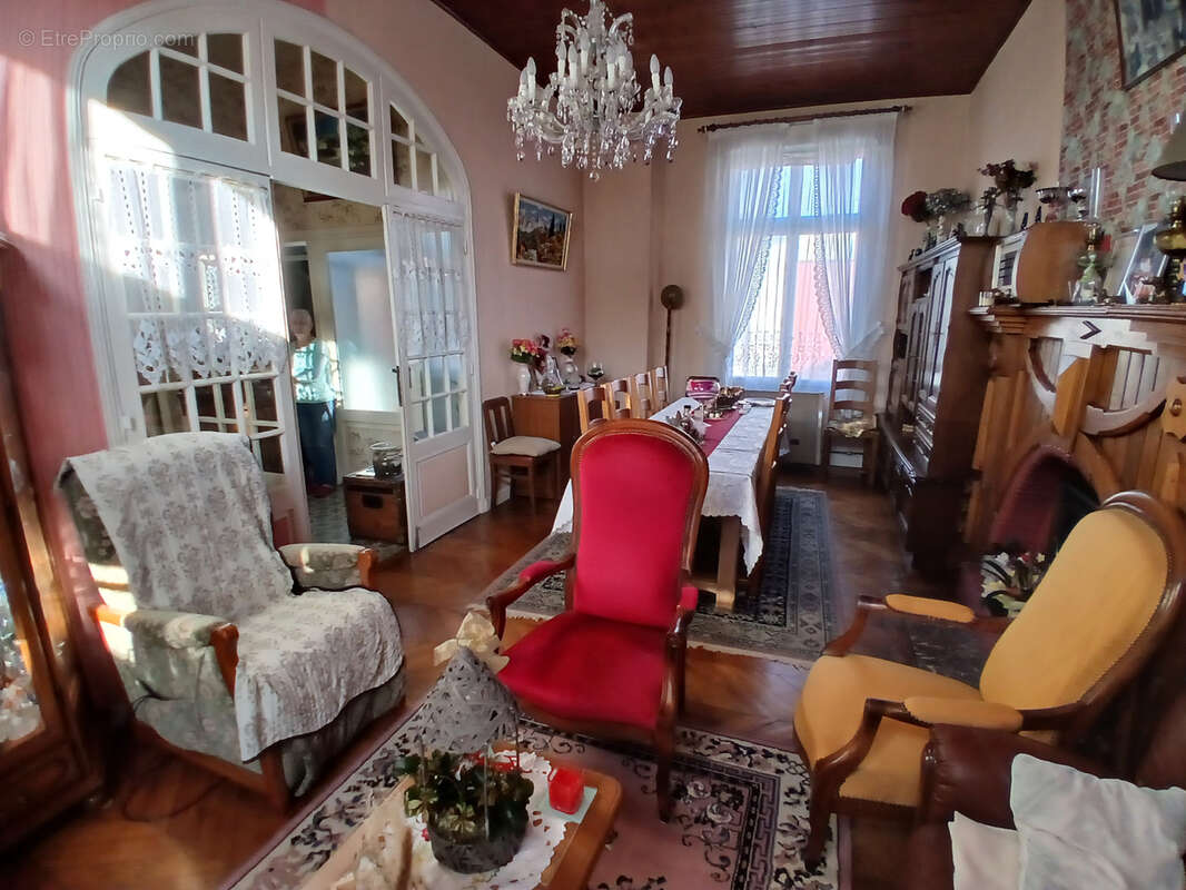 Grande Maison Familiale - Beau potentiel - photo 12