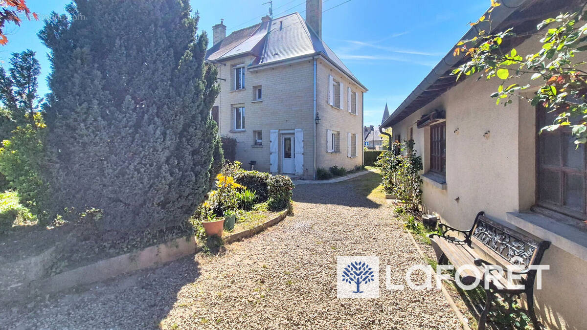 Maison à AUNAY-SUR-ODON