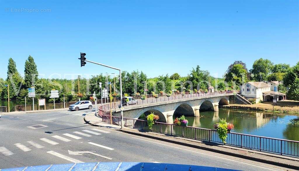 Immeuble de 350m2 à vendre sur Mussidan - photo 2