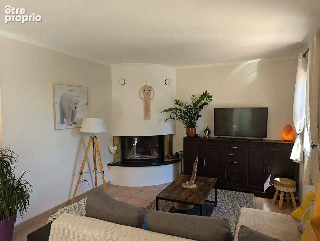 SILLANS LA CASCADE, maison 5 pièces avec dépendances, piscine et garage - photo 6