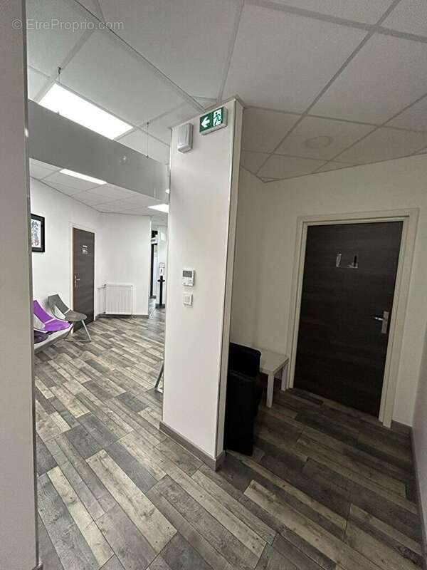 Commerce à MONTCEAU-LES-MINES