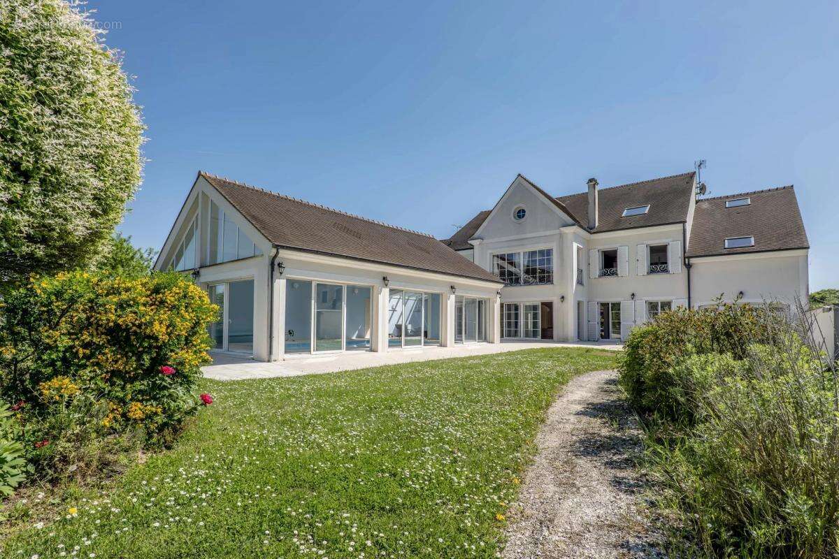 Maison à VILLENEUVE-LE-COMTE