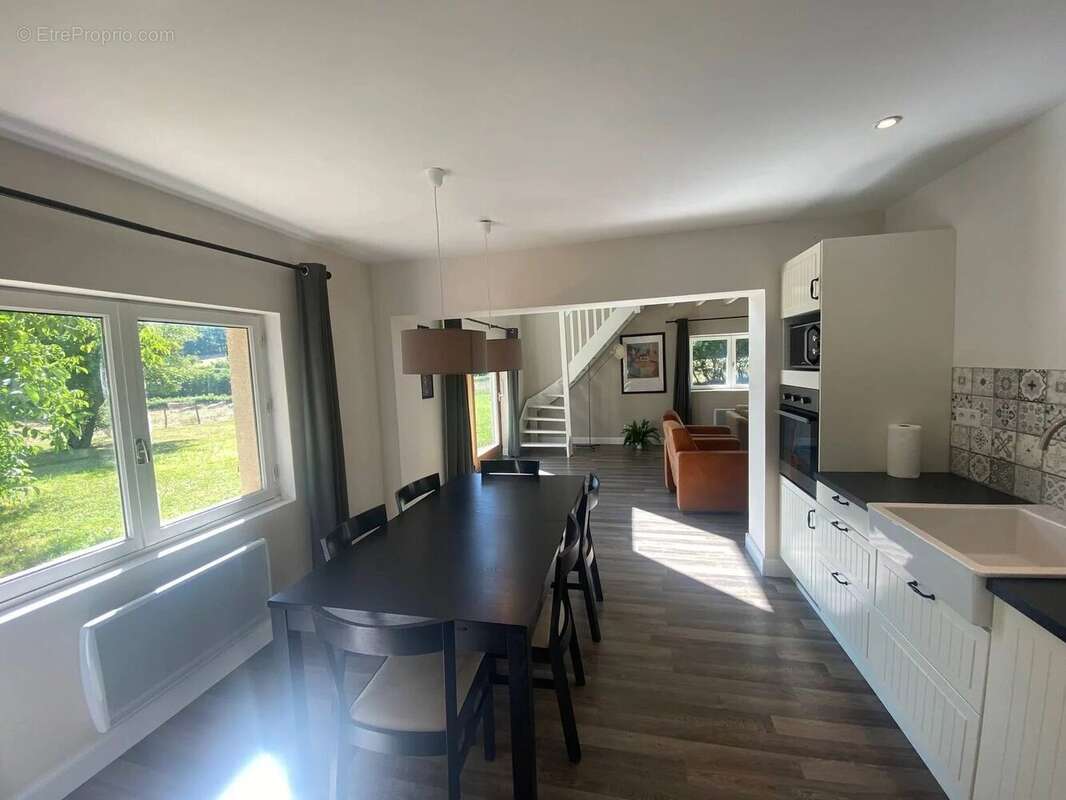 Exclusif, en Bourgogne: Maison rénovée à 10 minutes d'Autun - photo 5