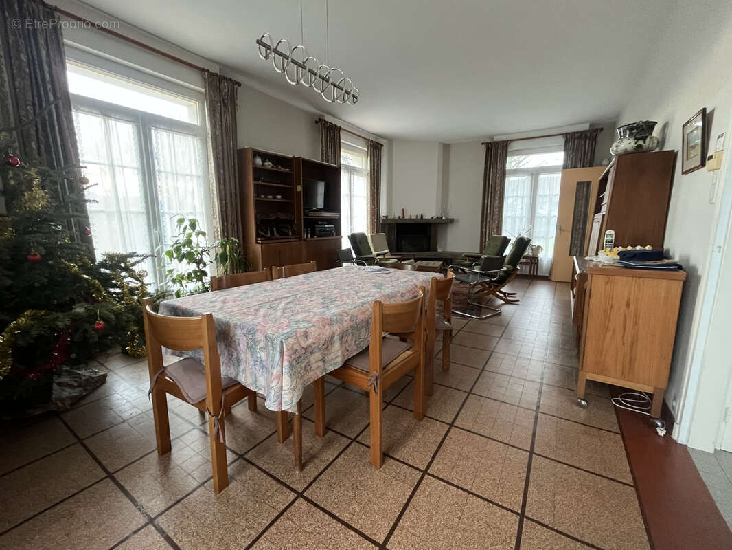 Maison à CALLENGEVILLE
