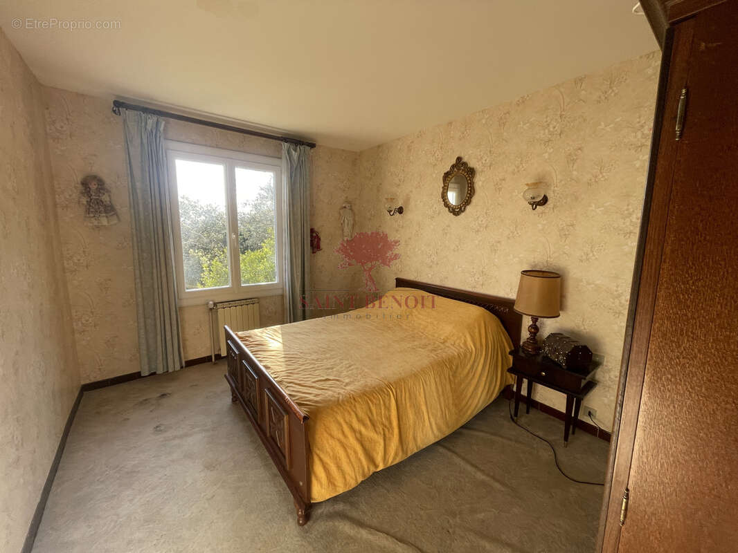 Villa de type t6 avec une piscine sur une parcelle de 5770m2 - photo 10