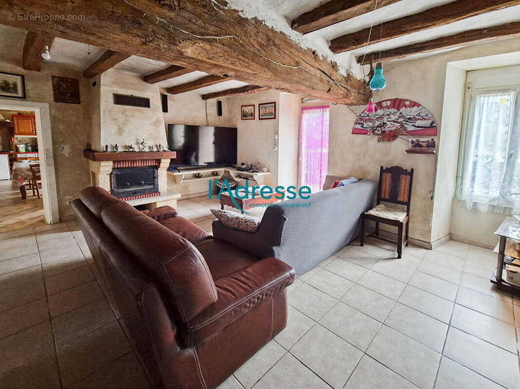 Maison à SAINT-LAURENT-DU-MOTTAY