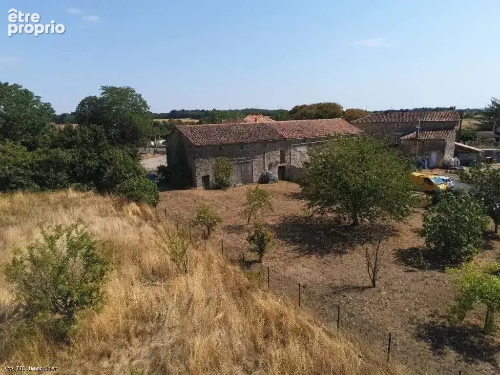 Grange A Rénover Avec Un Jardin Clos Sur 961m² Près de Ruffec - photo 12