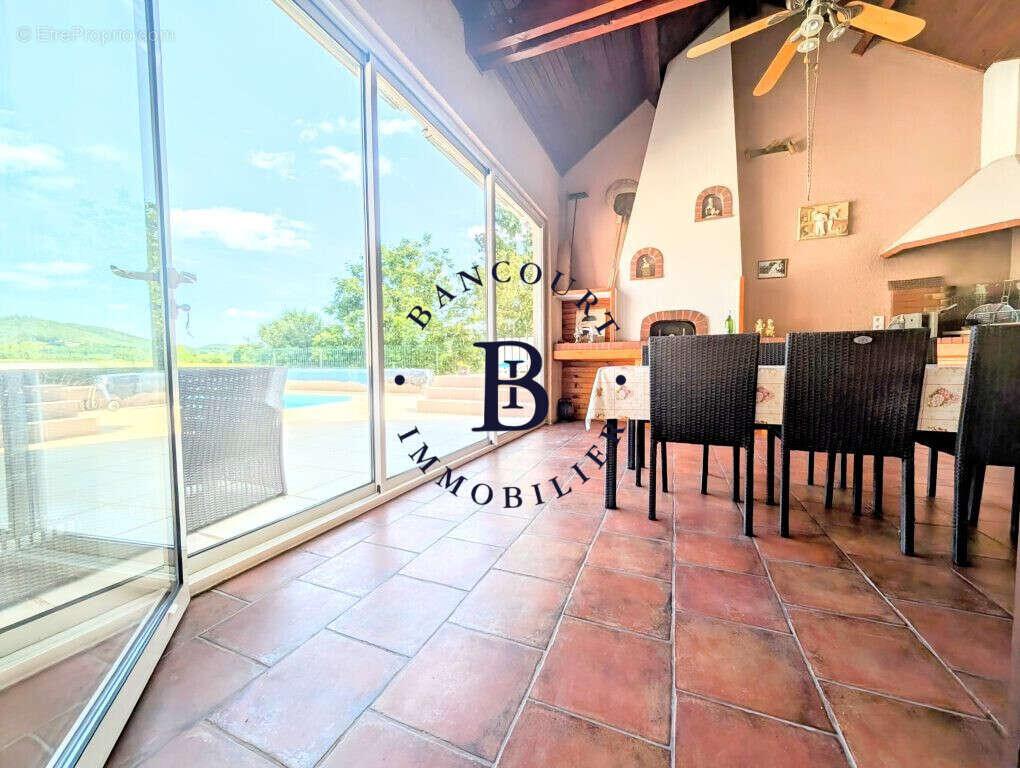 Maison à SAINT-PANTALEON-DE-LARCHE