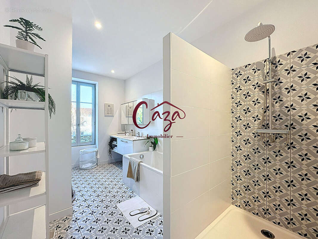 Maison à CAMBLANES-ET-MEYNAC