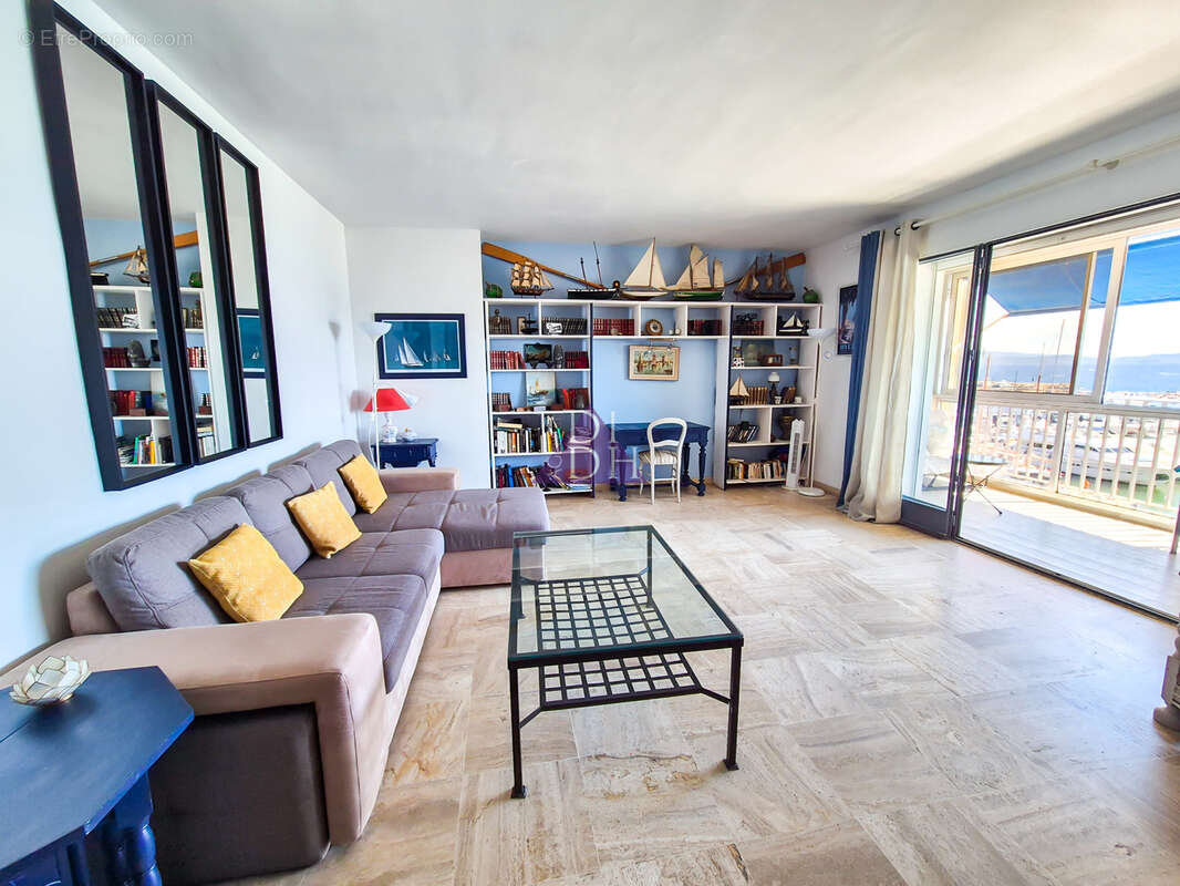 Appartement à HYERES
