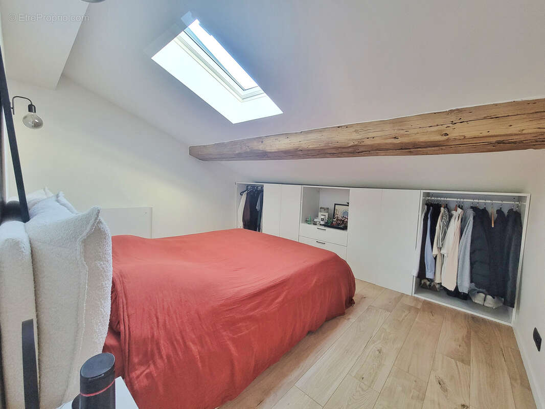 Appartement à SAINT-GENIS-LAVAL