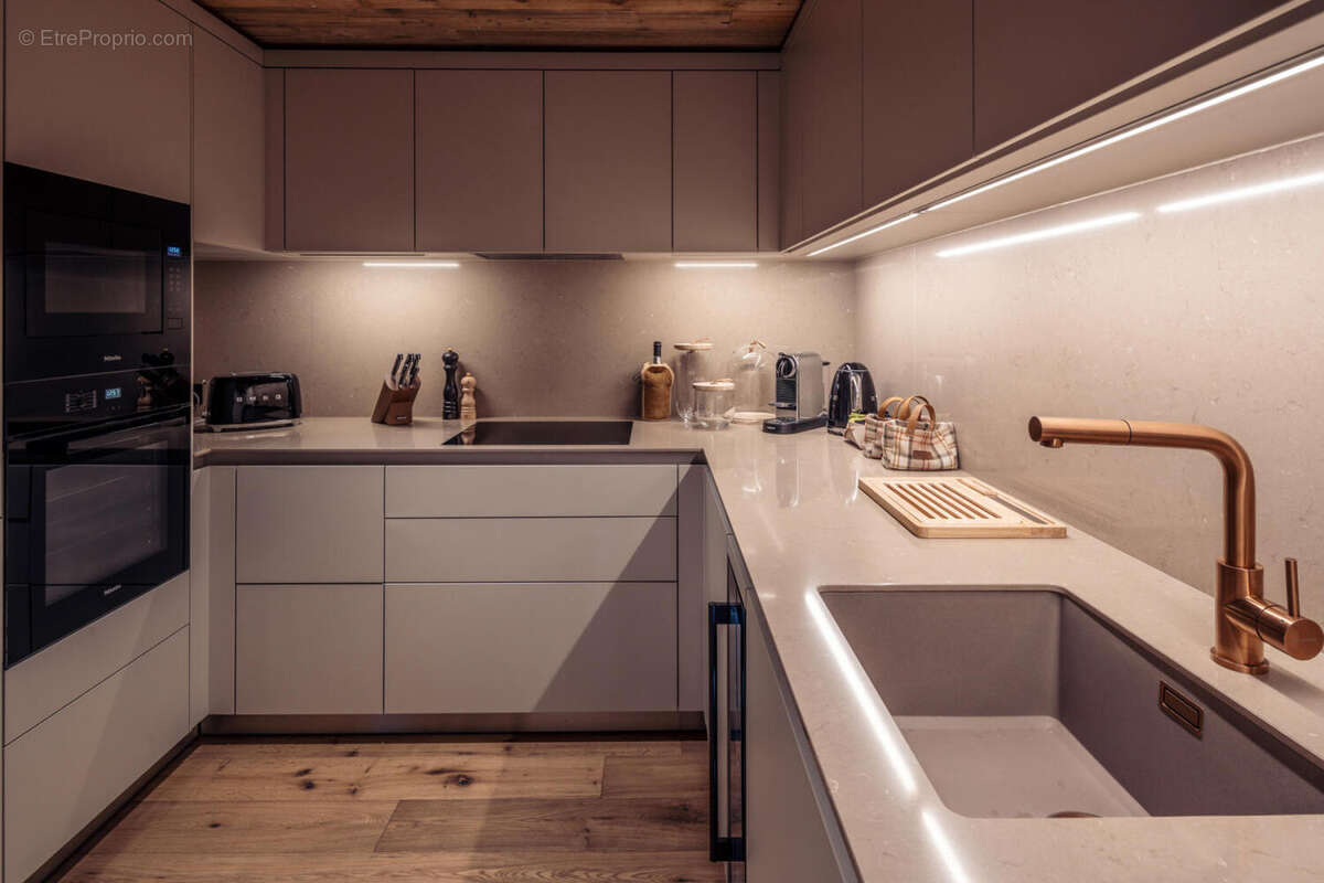 Ski Apartment for sale Meribel - a vendre 81_cuisi - Appartement à LES ALLUES