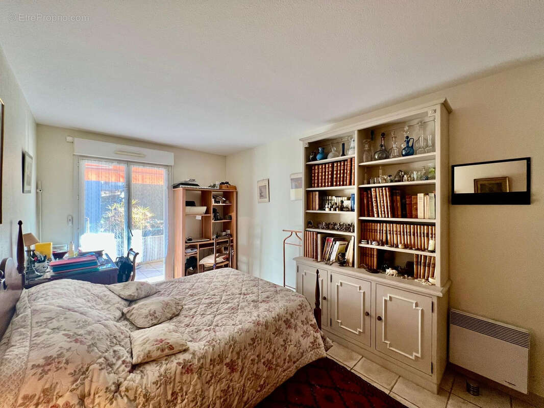 Appartement à SAINT-LAURENT-DU-VAR