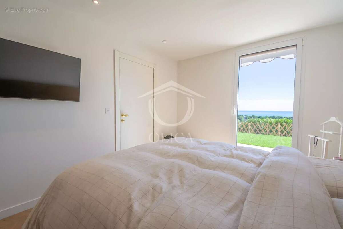 Appartement à VILLENEUVE-LOUBET