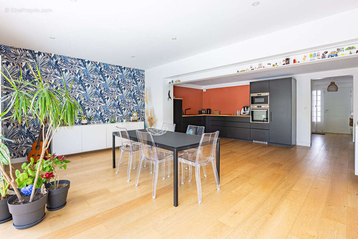 Maison Saint Herblain Saint Dominique, 9 pièces 192 m2, piscine, jardin, double garage. - photo 3