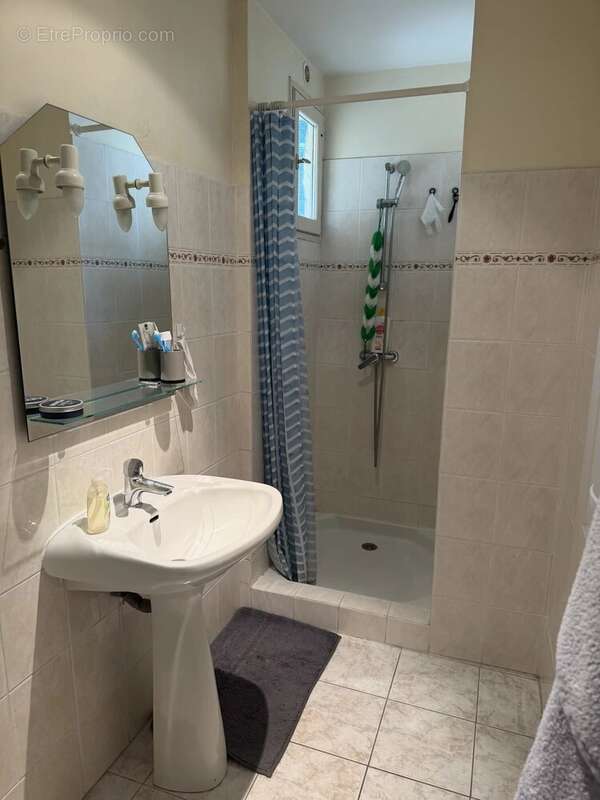 Appartement à PUGET-THENIERS