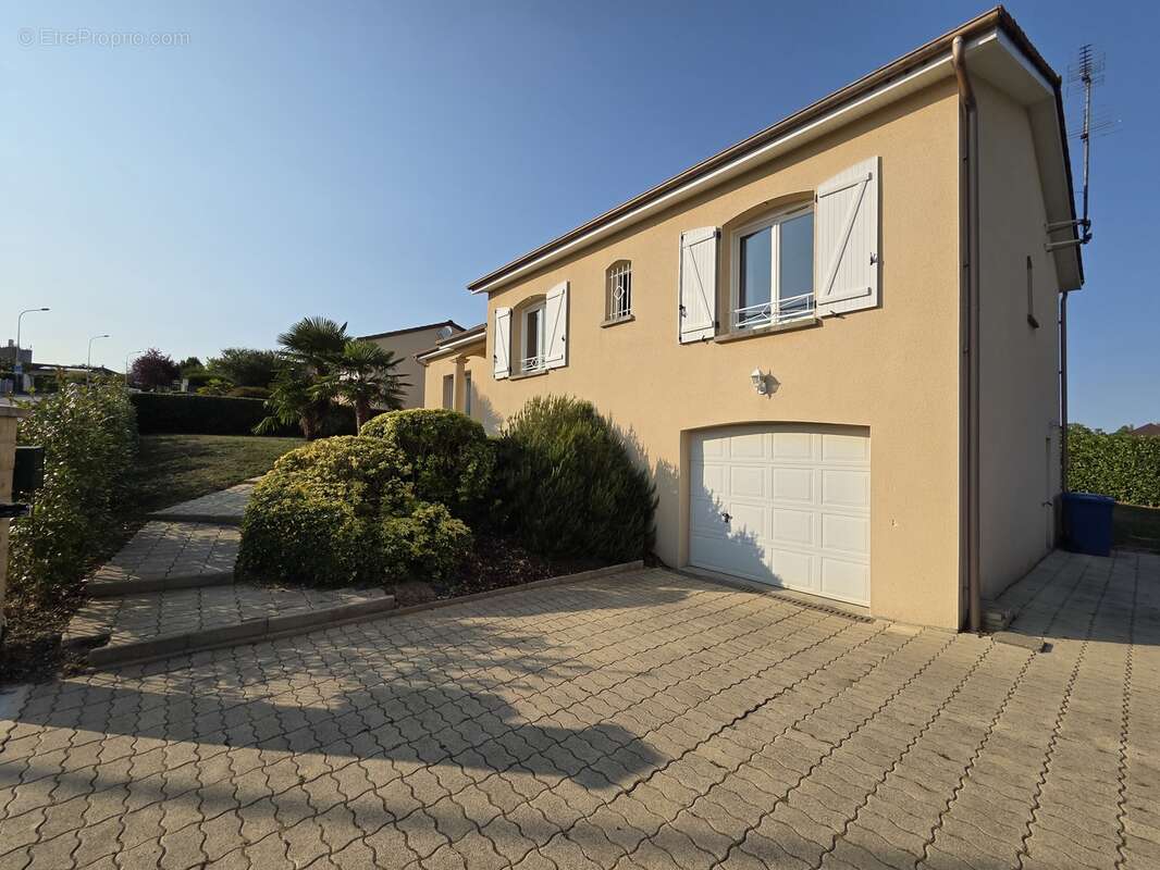 Maison à LE PALAIS-SUR-VIENNE