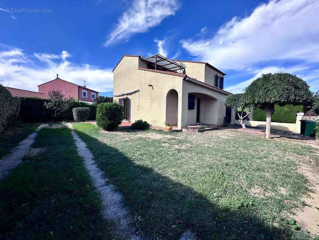 Maison à VILLENEUVE-DE-LA-RAHO