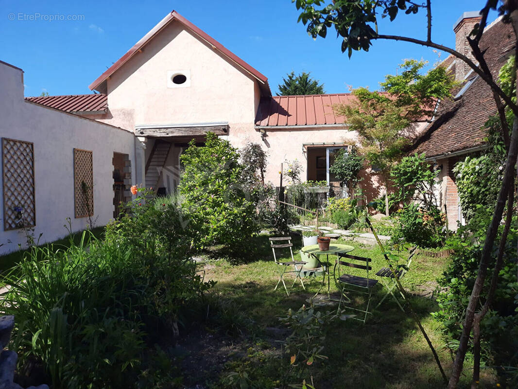 Maison à TOUCY