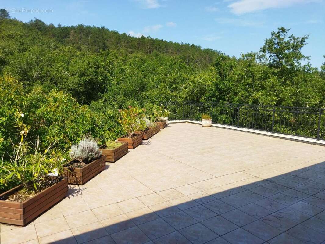 terrasse - Maison à CAHORS