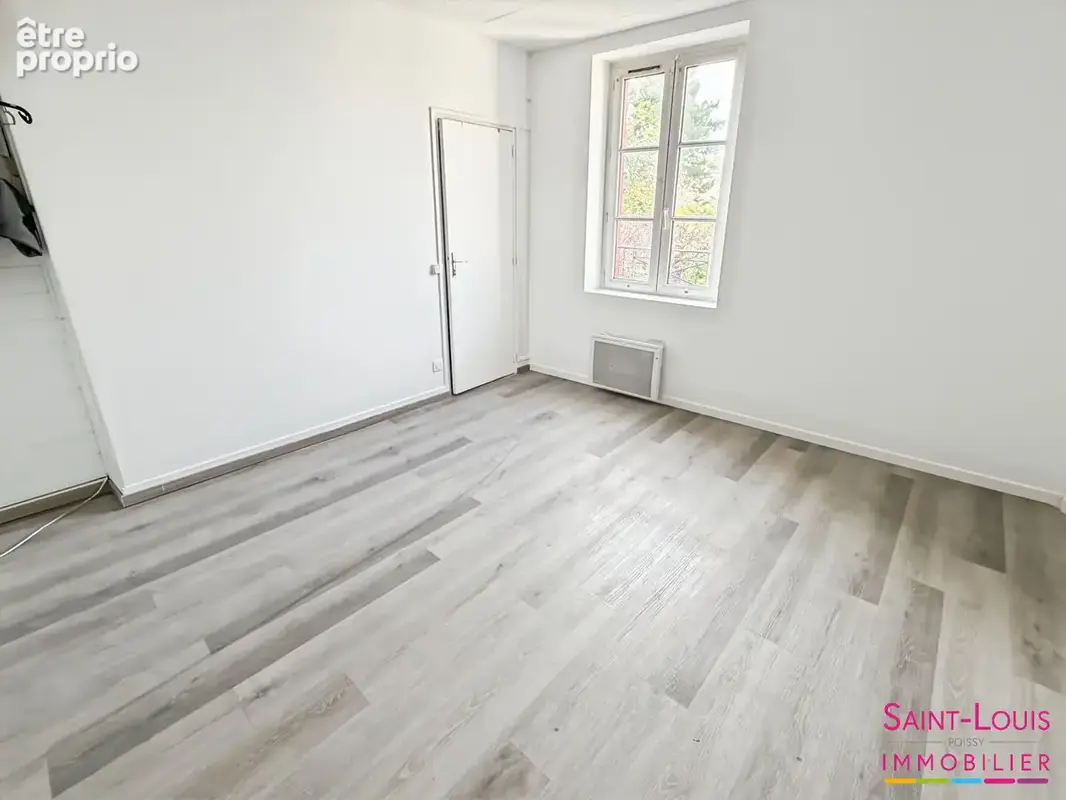 POISSY Centre-ville, F2 de 27m2 à 2 pas du marché et de la gare - photo 9